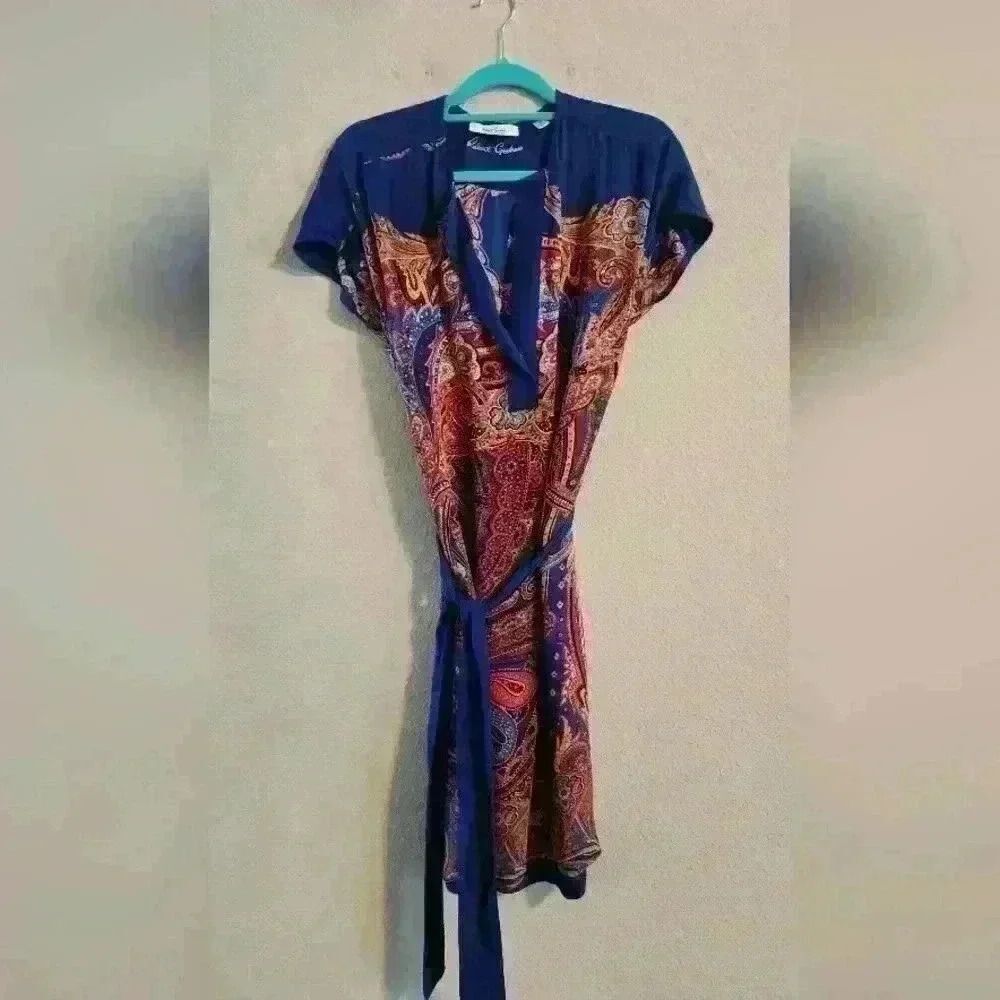 Robert Graham Women’s Silk blend blue pattern belted dress size small EUC